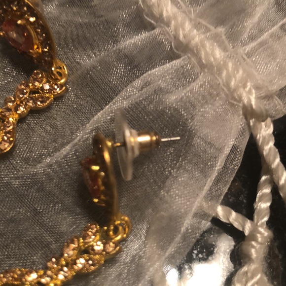 Elegant gold tone drop pendant jewel earrings NWOT - Picture 6 of 6